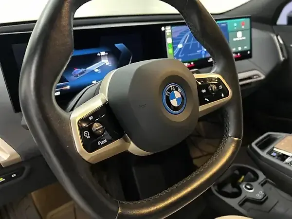 BMW Ix - Imagem 10
