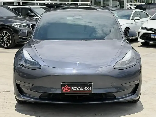 Tesla Model 3 - Imagem 2
