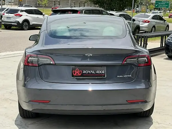 Tesla Model 3 - Imagem 5