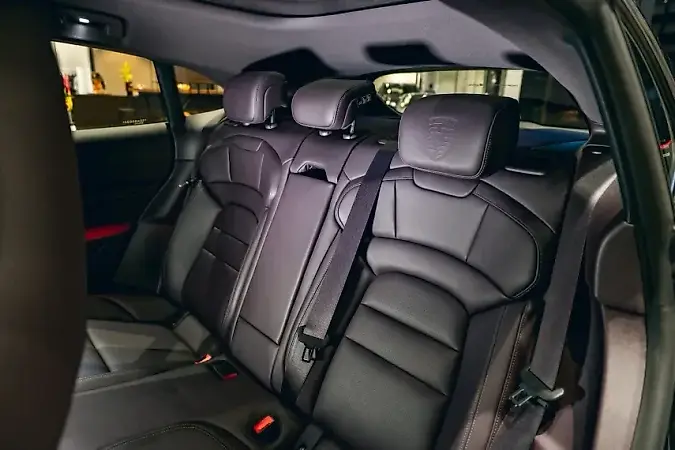 Porsche Taycan - Imagem 9