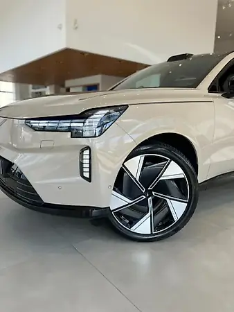 Volvo Ex90 - Imagem 1