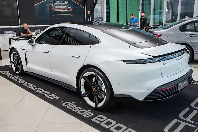 Porsche Taycan - Imagem 4
