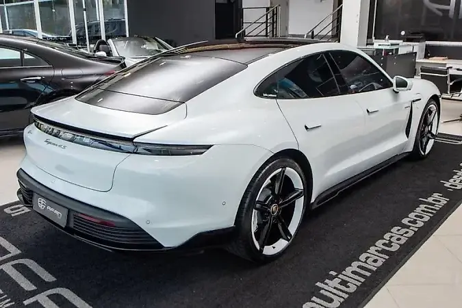 Porsche Taycan - Imagem 6