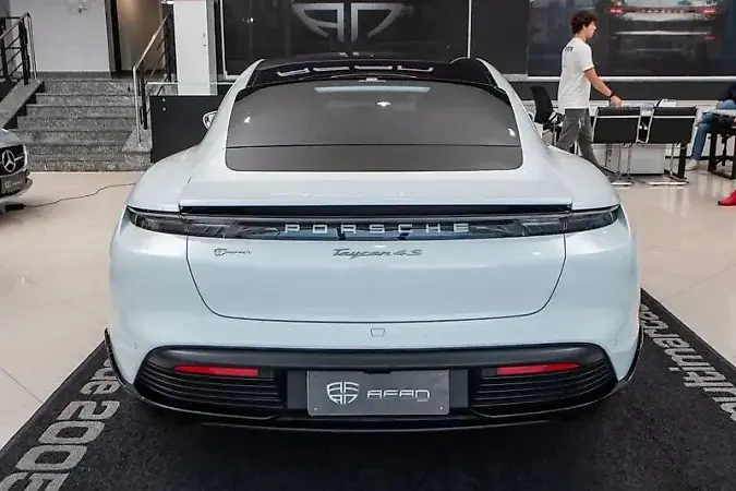 Porsche Taycan - Imagem 5