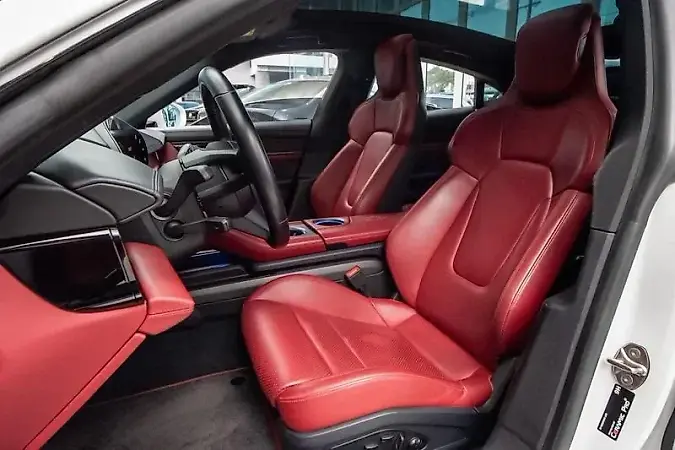 Porsche Taycan - Imagem 11