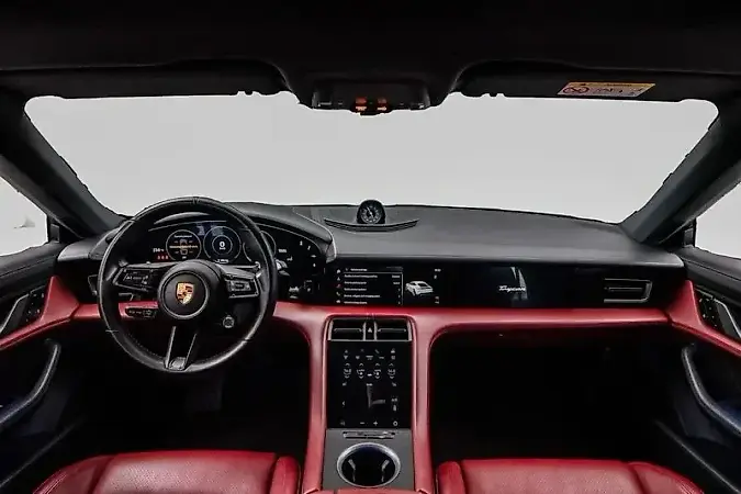 Porsche Taycan - Imagem 10