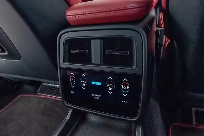 Porsche Taycan - Imagem 16