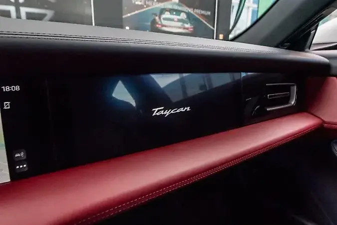 Porsche Taycan - Imagem 20
