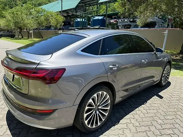 Audi E-tron S Sportback - Imagem 8