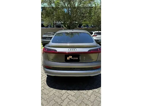 Audi E-tron S Sportback - Imagem 9