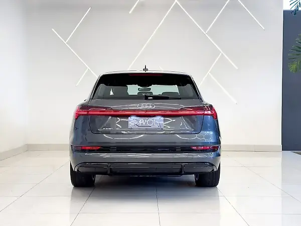 Audi E-tron - Imagem 2