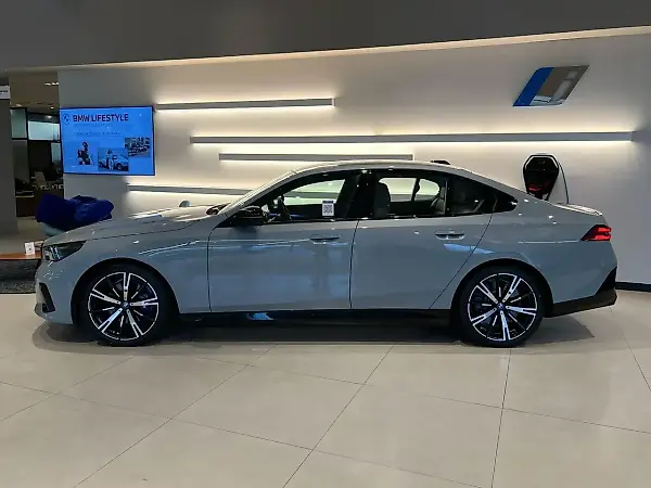 BMW I5 M60 - Imagem 7