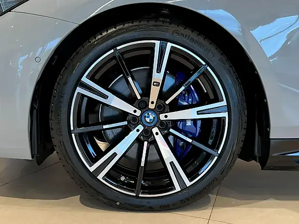 BMW I5 M60 - Imagem 8