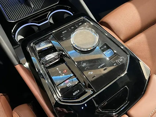 BMW I5 M60 - Imagem 12