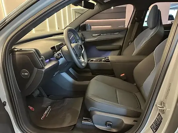Volvo EX30 - Imagem 8