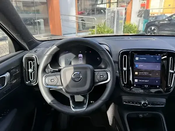 Volvo XC40 Recharge - Imagem 9