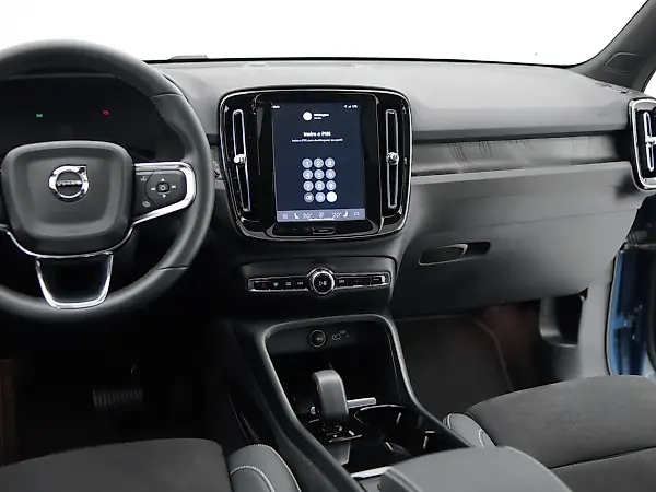 Volvo XC40 Recharge - Imagem 12