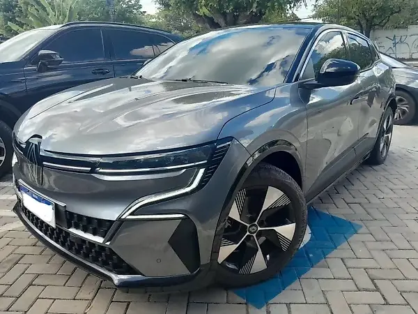 Renault Megane E-tech Electric - Imagem 1