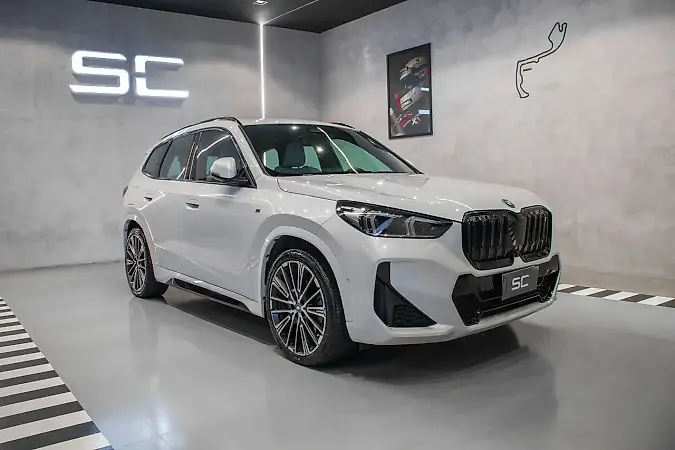 BMW IX1 - Imagem 4