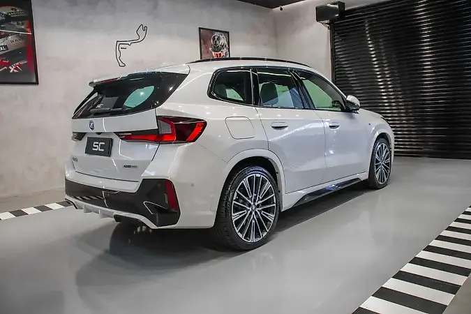 BMW IX1 - Imagem 3