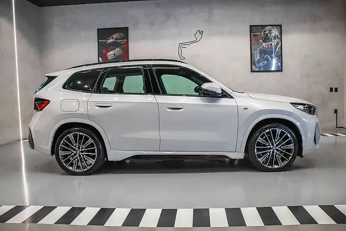 BMW IX1 - Imagem 7