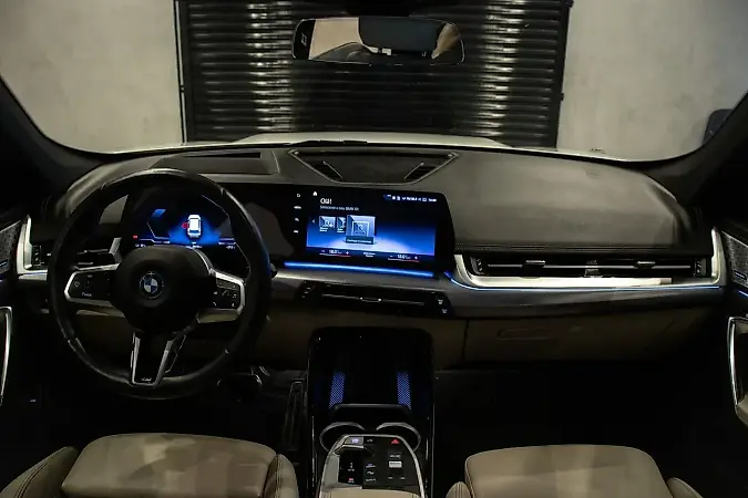 BMW IX1 - Imagem 9