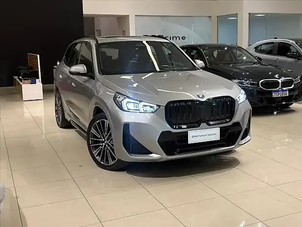 BMW IX1 - Imagem 1