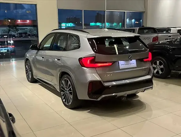BMW IX1 - Imagem 10