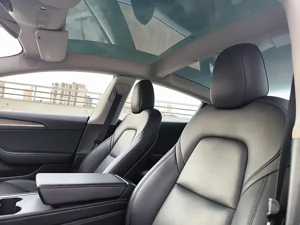 Tesla Model 3 - Imagem 4