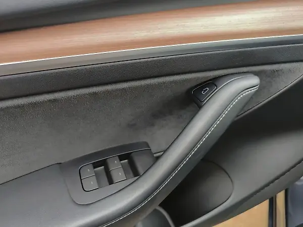Tesla Model 3 - Imagem 7