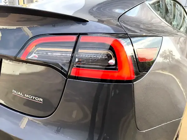 Tesla Model 3 - Imagem 12