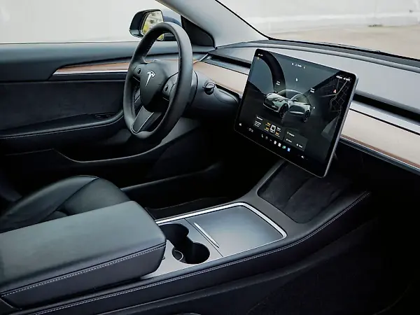 Tesla Model 3 - Imagem 19