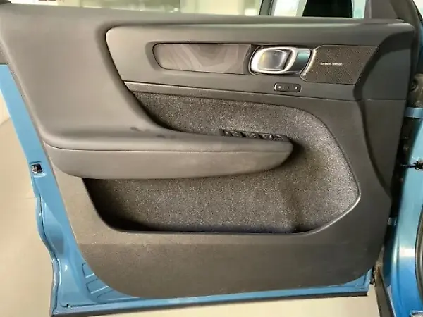 Volvo XC40 Recharge - Imagem 7