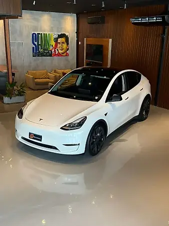 Tesla Model Y - Imagem 2