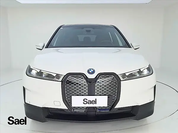 BMW Ix - Imagem 2