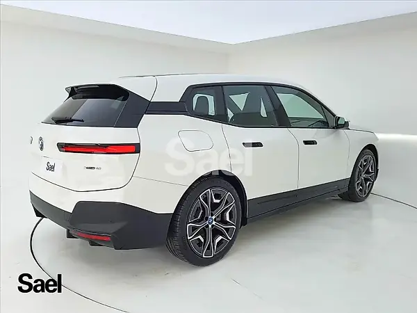 BMW Ix - Imagem 5