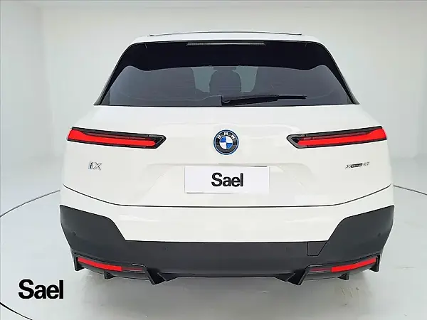 BMW Ix - Imagem 6