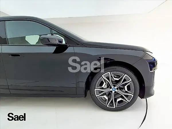 BMW Ix - Imagem 4