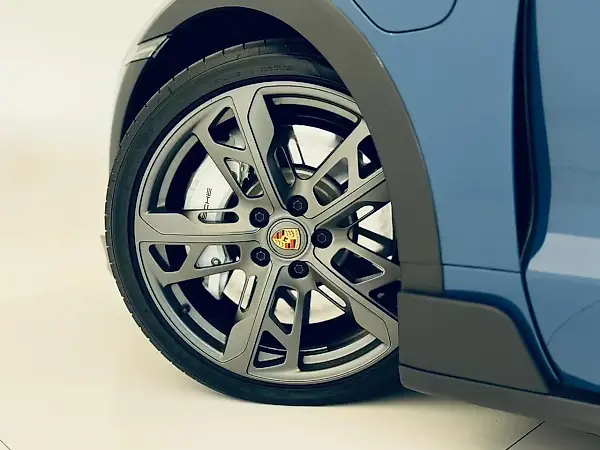 Porsche Taycan - Imagem 6