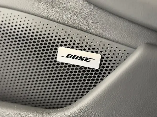 Porsche Taycan - Imagem 12