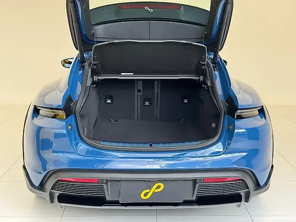 Porsche Taycan - Imagem 18