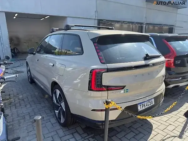 Volvo Ex90 - Imagem 4