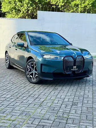BMW Ix - Imagem 1