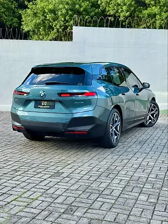 BMW Ix - Imagem 5