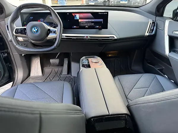BMW Ix - Imagem 10