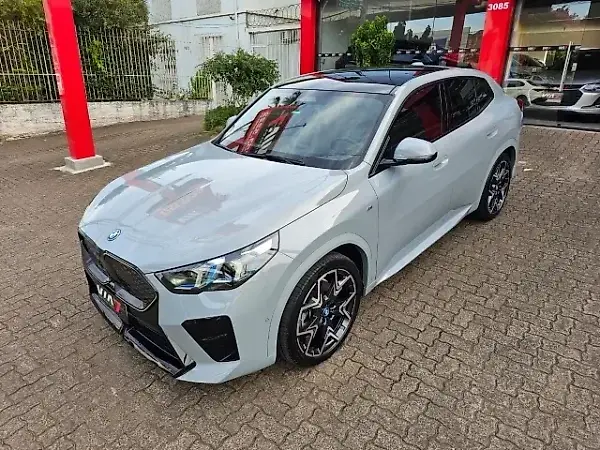 BMW IX2 - Imagem 7