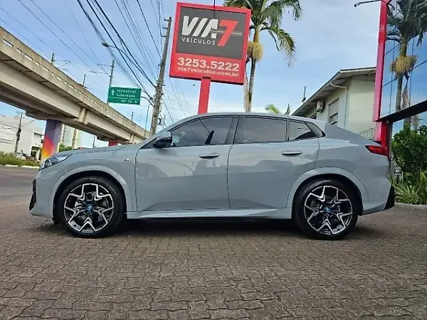 BMW IX2 - Imagem 12