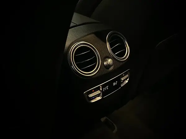 Mercedes Eqc400 - Imagem 10
