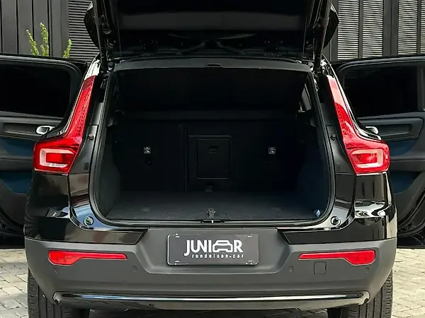 Volvo XC40 Recharge - Imagem 12