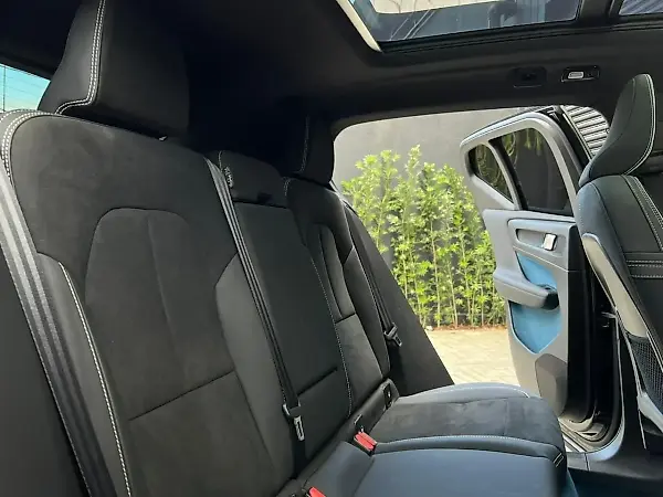 Volvo XC40 Recharge - Imagem 13